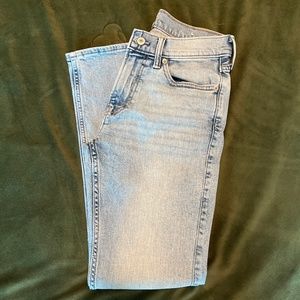 ABERCROMBIE AND FITCH SKINNY JEANS